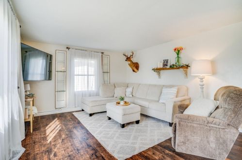 313 Sunset Dr, Holmen, WI 54636-9776