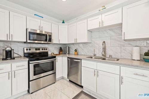 1840 Sandcliff Rd, Palm Springs CA  92264-4844 exterior