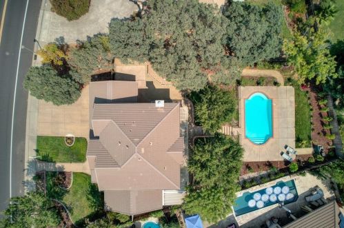 255 American River Canyon Dr, Folsom CA  95630-7142 exterior