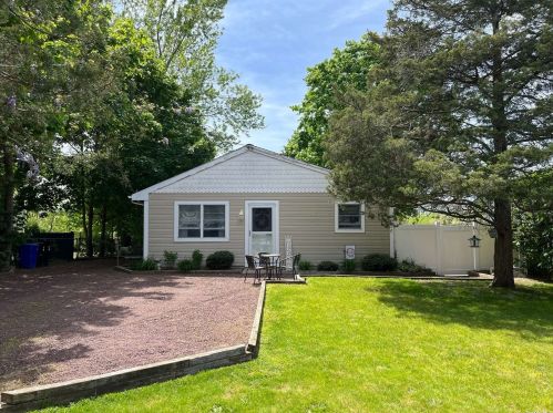 21 Laurin Rd, Baiting Hollow, NY 11933-1000