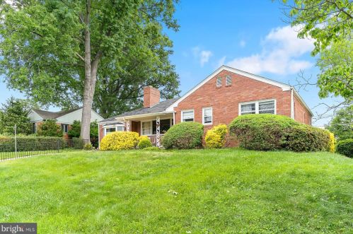 2913 Linden Ln, Falls Church, VA 22042-2313
