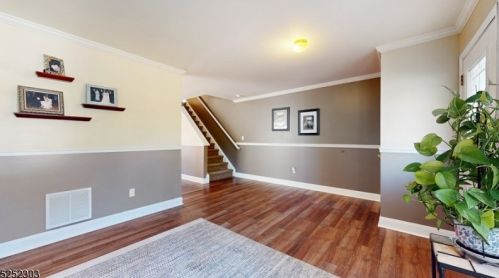 326 Angle Ave, Manville NJ  08835-2318 exterior