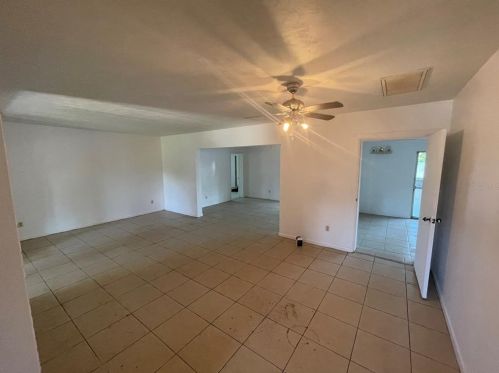 1410 Sunset Rd, Tarpon Springs, FL 34689-2729
