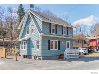 24 Grove St, Harriman, NY 10926-3223