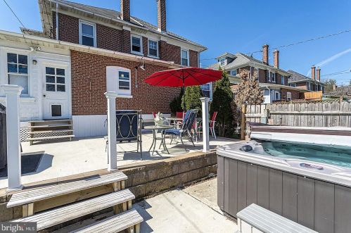 617 Derstine Ave, Lansdale PA 19446-3342 exterior