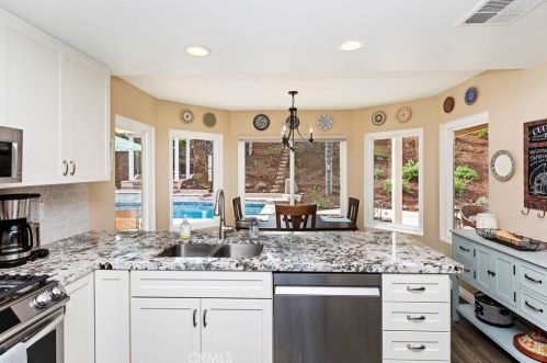 41321 Promenade Chardonnay Hls, Temecula CA  92591-4957 exterior