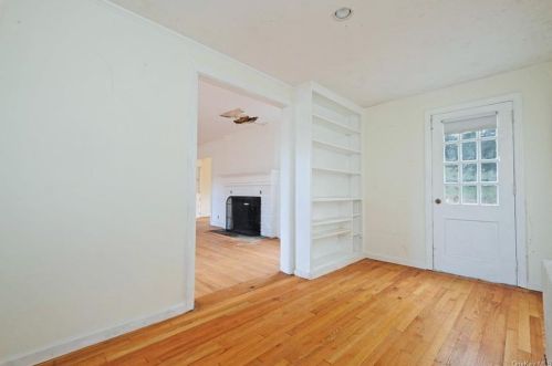 55 Meadowbrook Rd, White Plains NY  10605-2203 exterior