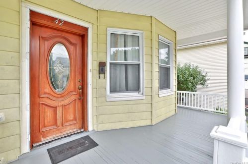40 Parker St, Rye Brook NY  10573-3913 exterior