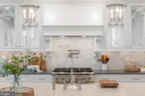 577 Jobel Dr, Tavistock NJ  08033-1034 exterior