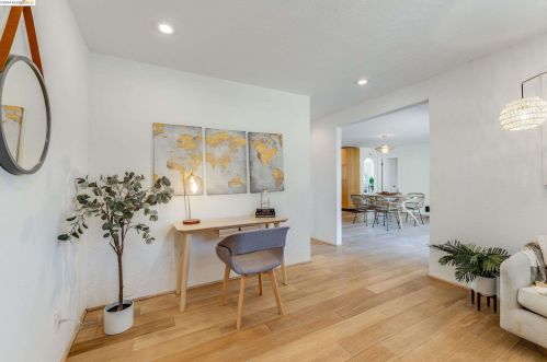 8410 Aster Ave, Oakland CA  94605-4104 exterior