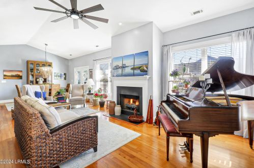 21 Bradford Ct, Beaufort SC  29902-3307 exterior