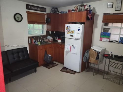 10 44th St, Hialeah FL  33013-1816 exterior