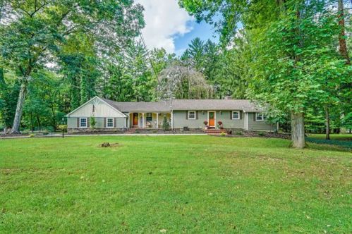 42 Perry Dr, Trenton, NJ 08628-1711