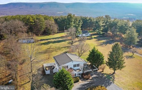 13070 Old Valley Pike, Edinburg VA  22824-3144 exterior