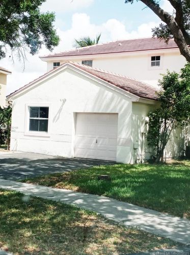 18473 20th St, Hollywood, FL 33029-3803