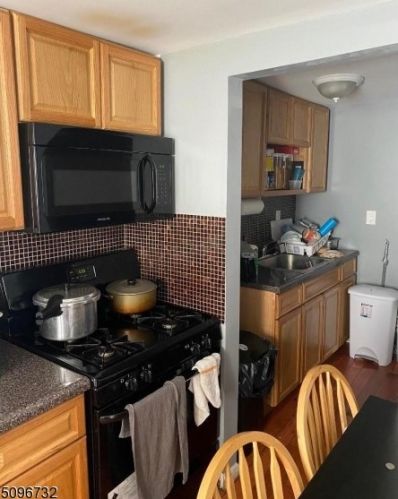 30 8 St, Paterson NJ 07506-3832 exterior