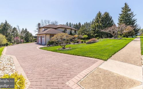 1013 Denston Dr, Prospectville, PA 19002-4038
