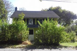 3865 Cedar Dr, Walnutport, PA 18088-9533