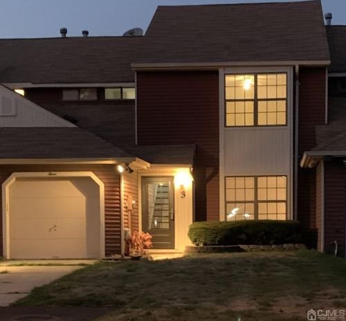 3 Ross Ct, East Brunswick, NJ 08816-4083