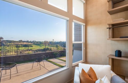 1355 Ravean Ct, Encinitas CA  92024-6204 exterior