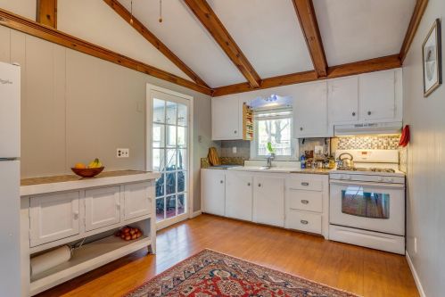 55 Riverside Dr, Fremont NH  03044-3546 exterior