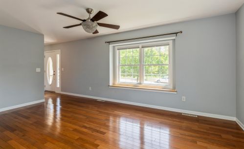 15516 67th St, Kenosha, WI 53142-8834