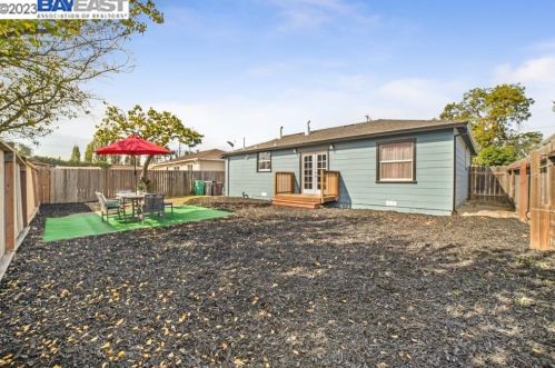 116 Hunter Ave, Oakland, CA 94603-2031