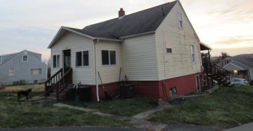 1012 Roy St, South Connellsville, PA 15425-2149