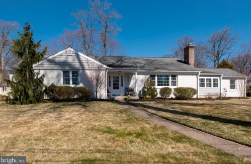 2001 Beechwood Dr, Wilmington, DE 19810-4356