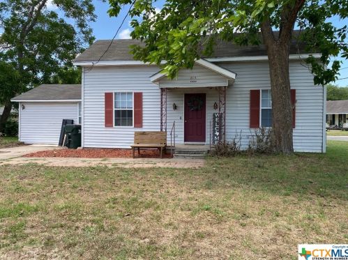 213 Edna St, Ezzell, TX 77964-2913