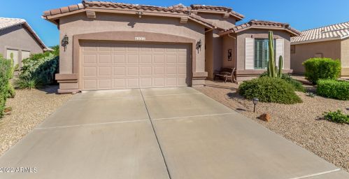 4690 Azalea Dr, Gilbert, AZ 85298-5356