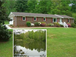4270 Sewanee Dr, Winston Salem, NC 27106-2032