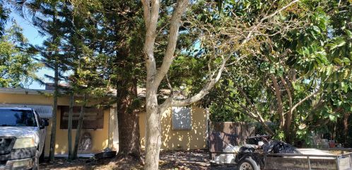 3207 Meadow Rd, West Palm Beach, FL 33406-7919