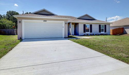 444 Log Dr, Fort Pierce FL  34953-7581 exterior