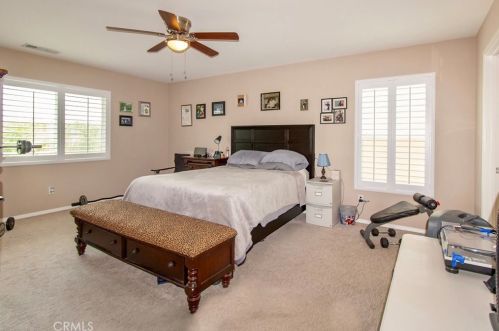 865 Pine Ave, Rialto CA  92376-4552 exterior