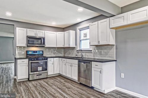 711 Columbia Blvd, West Deptford NJ  08063-1307 exterior