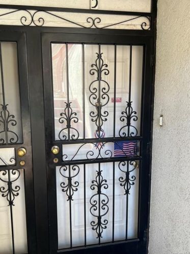 563 Ellsworth Ave, Bronx NY  10465-1739 exterior