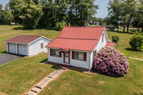 34 Dunn St, Sandy Lake, PA 16145-3620