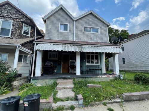 861 11th Ave, Whitaker, PA 15120-2068