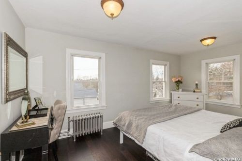 18 Hillside Ave, Muttontown NY  11545-1916 exterior