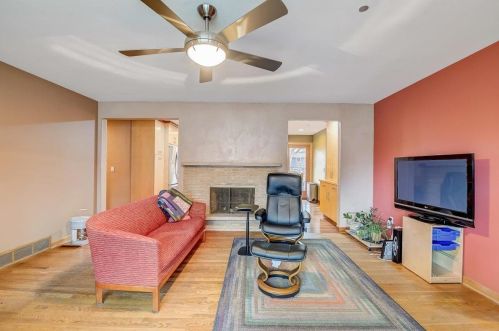 325 Racine Rd, Madison, WI 53705-4726