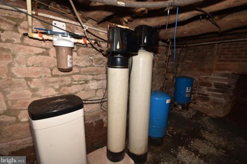 6745 Fayette St, Haymarket VA  20169-2916 exterior