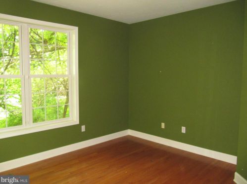 28 Berkshire Dr, Shrewsbury PA  17361-1130 exterior