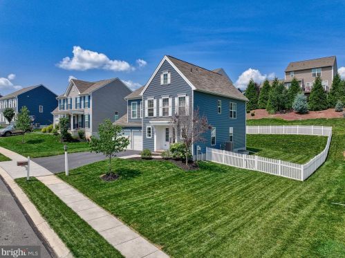200 Lark Dr, York Haven, PA 17370-9172
