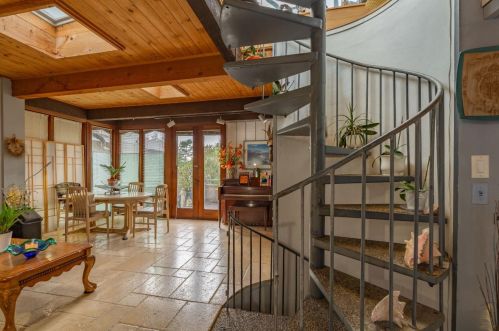 1104 Austin Ave, Del Monte Park CA  93950-5402 exterior