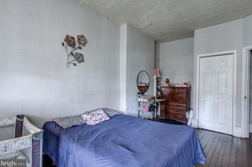 558 Stanbridge St, Norristown PA  19401-5312 exterior