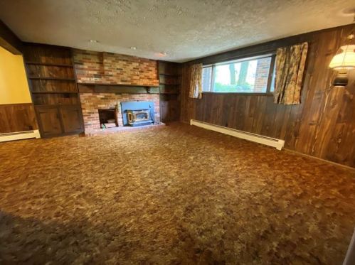 215 Jamestown Rd, Greenville PA  16125-9201 exterior