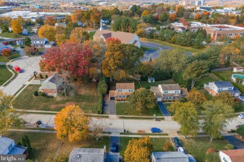 609 Crestwyck Dr, Norristown PA 19406-1574 exterior