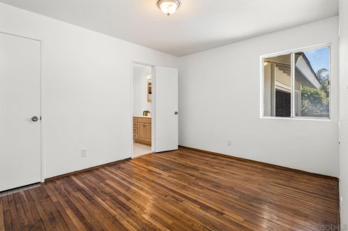 6227 Buisson St, San Diego CA 92122-2246 exterior