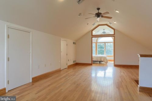 6411 Devonshire Hts Rd, Harrisburg PA 17111-4818 exterior